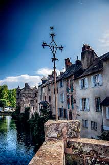 Espalion croix du pont vieux